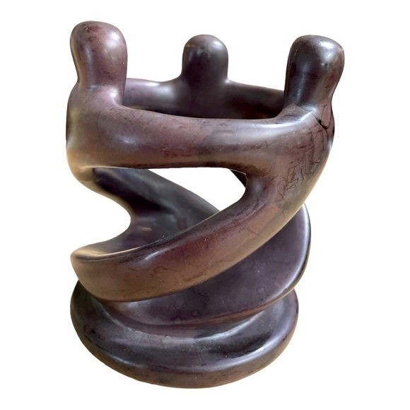 Parents and Child Kisii Soapstone Sculpture
Brown finish made in Kenya - Picture 9 of 12
